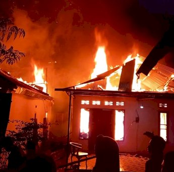 Dua Rumah Warga di Katobu Muna Ludes Dilalap Sijago Merah