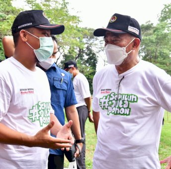 Gubernur Sulsel Dampingi Menteri PMK Sukseskan Penanaman 10 Juta Pohon di Wilayah Sulsel