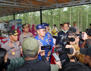 Kabaharkam Mabes Polri Tinjau Titik Nol IKN, Pastikan Pembangunan Berjalan