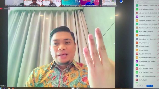 Bupati Gowa Adnan Purictha Ichsan saat menjadi narasumber di Young Leaders Forum yang diselenggarakan Puslatbang KMP LAN RI Makassar secara virtual, kemarin. (Dok. Humas Gowa)