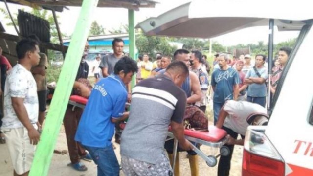 Korban Pickup Maut Saat di Evakuasi Warga Bersama Petugas (Foto: Istimewa)