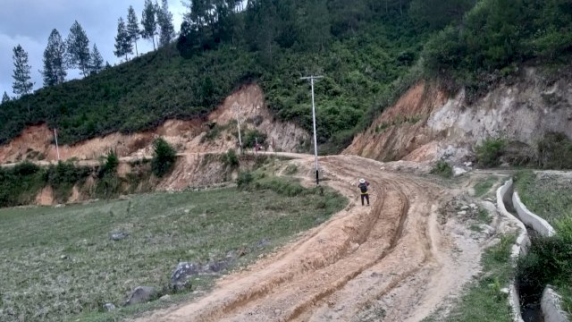 Kondisi Ruas Jalan Simbuang - Mappak Kabupaten Tana Toraja. (Istimewa)