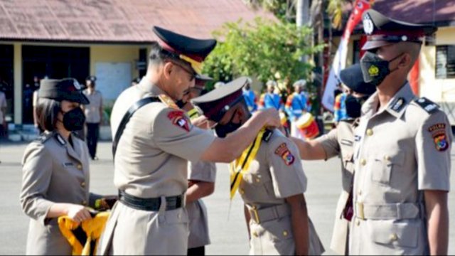 Foto: Wakapolda NTT Brigjen Pol Heri Sulistianto Melantik Bintara Polda NTT. (Ist)