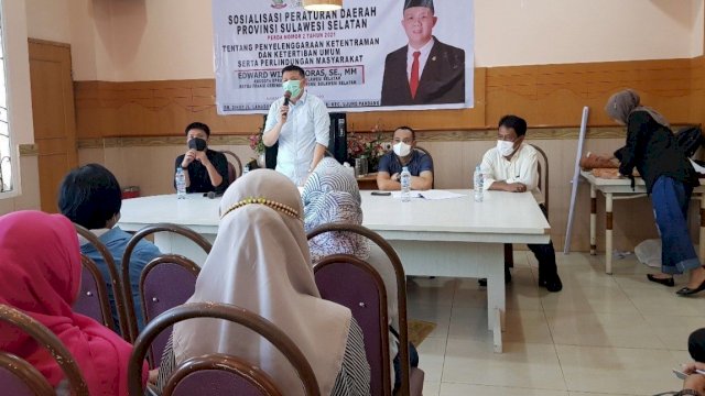 Anggota DPRD Sulawesi Selatan, Edward Wijaya Horas saat menyosialisasikan Perda Provinsi Sulsel Nomor 2 Tahun 2021 di RM Dinar, Jl Lamaddukelleng, Makassar, Kamis (7/7/2022). (Foto: Istimewa)