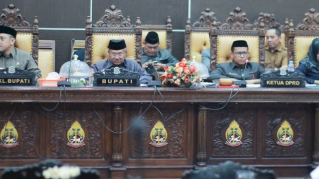 Bupati Jeneponto, Iksan Iskandar saat menghadiri Rapat Paripurna DPRD tentang Pertanggungjawaban Pelaksanaan APBD Jeneponto tahun 2021, Kamis (28/7/2022). (Foto: Istimewa)
