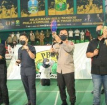 Ribuan Pebulutangkis Ramaikan Piala Kapolda Jatim 2022