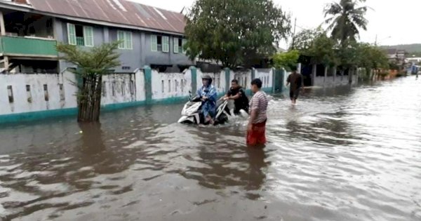 Curah Hujan tinggi dan Drainase Buntu, Sebabkan Banjir di beberapa Titik di Benteng Selayar