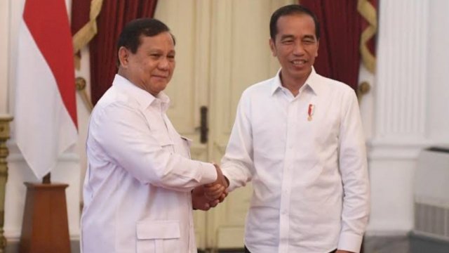 Prabowo Subianto bersama Joko Widodo. (Istimewa)
