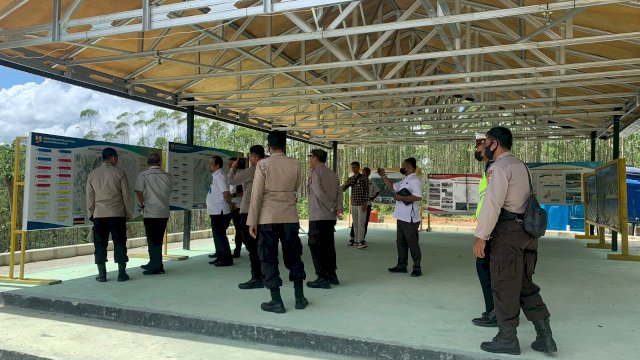 Personel Ops Nusantara Polda Kaltim lakukan pengamanan Pembangunan IKN. (Istimewa)