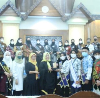 Terima Audiensi Finalis Duta GenRe, Erna Rasyid Taufan Uraikan Dua Kategori Stunting