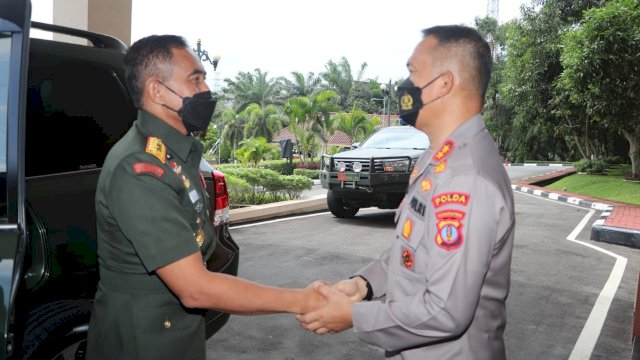 Kapolda Kaltim Irjen Pol Imam Sugianto Sambut Hangat Audiensi Pangdam VI/Mulawarman Mayjen TNI Tri Budi Utomo.(Foto: Istimewa)