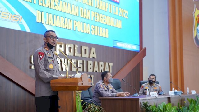 Kapolda Sulbar Irjen Pol Verdianto Bitticaca, saat memberikan sambutanya di Hasil Audit Kinerja Itwasum Polri tahap II TA 2022 Polda Sulbar.(Foto: Istimewa)