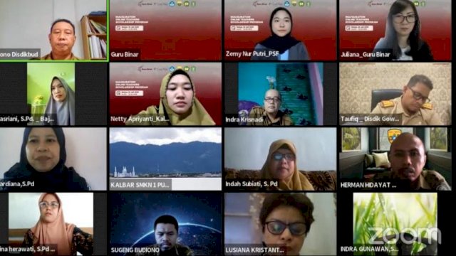 ara peserta yang mengikuti Guru Binar dalam Online Teacher Scholarship Program Inauguration yang dilaksanakan secara daring. (Dok. Humas Gowa)