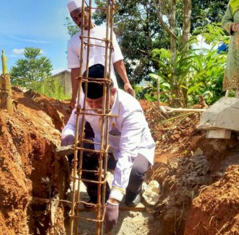 Letakkan Batu Pertama Pembangunan TPQ Ar-Rahman, Ketua DPRD Luwu Timur: Pendidikan Agama Sangat Penting