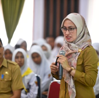 Indah Ajak Pelajar jadi Juru Kampanye Literasi Bencana
