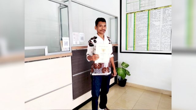 Ahmad Randal Kuasa hukum pemilik tanah : (Foto:Rustam/Republiknews.co.id)