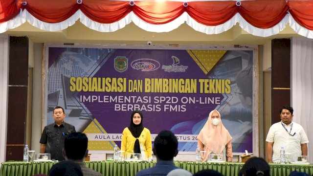 Bupati Luwu Utara, Indah Putri Indriani, membuka Sosialisasi dan Bimbingan Teknis (Bimtek) Implementasi SP2D Daring Berbasis Financial Management Information System (FMIS)