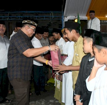 Hadiri Milad Majelis Nurul Musthofa, Muhammad Fauzi Santuni Puluhan Anak Yatim