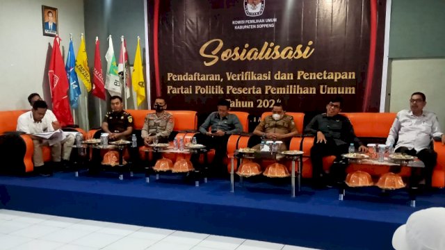 KPU Kabupaten Soppeng gelar sosialisasi peraturan KPU nomor 4 tahun 2022 di Aulan KPU Kabupaten Soppeng, Senin (01/08/2022. (Istimewa)