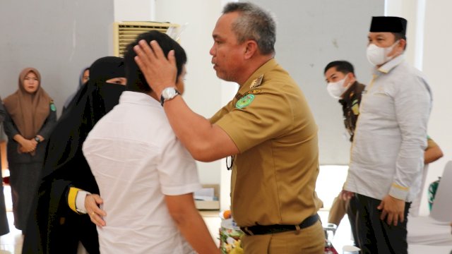 Bupati Luwu Timur, Budiman saat menghadiri peringatan HKG PKK ke 50 di Gedung Wanita Simpurusiang, Senin (1/8/2022).