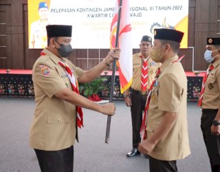 Amran Mahmud Lepas Peserta Jamnas XI Kabupaten Wajo ke Cibubur