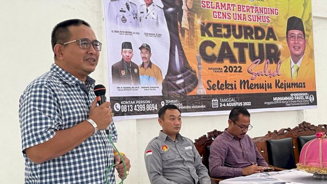 Anggota DPR RI Muhammad Fauzi saat membuka Kejurprov Catur yang digelar di Kabupaten Luwu Utara. Selasa (02/08/2022)