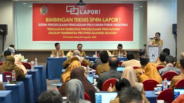 Kepala Diskominfo-SP Provinsi Sulsel Amson Padolo, memberikan sambutan saat Bimtek Peningkatan Kualitas Sistem Pengelolaan Pengaduan Pelayanan Publik Nasional (SP4N-LAPOR!), Selasa (2/8/2022). (Istimewa)