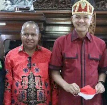 Ganjar Bantu Mahasiswa Papua Lulus S2, Orang Tua: Beliau Idola di Tempat Kami