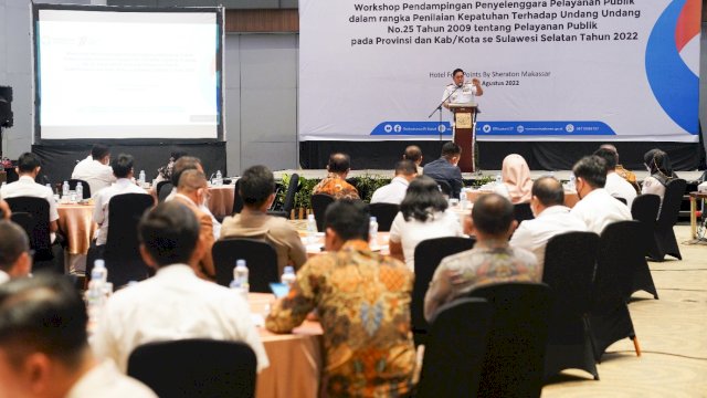Sekertaris Daerah Provinsi Sulsel Abdul Hayat Gani, memberikan sambutan saat Workshop Pendampingan Penyelenggaraan Pelayanan Publik, Rabu (03/08/2022). (Istimewa)