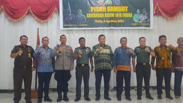 Bupati Muna LM Rusman Emba, Wakil Bupati Muna, Bahrun, Letnan Kolonel Armed Andi Akbar Letnan Kolonel Infanteri Gilles Royce Barnabi Hogendorp, Wakil Ketua DPRD Muna, Cahwan, serta perwakilan forum komunikasi pimpinan daerah dan para kepala organisasi perangkat daerah. (Rustam/Republiknews.Co.Id)