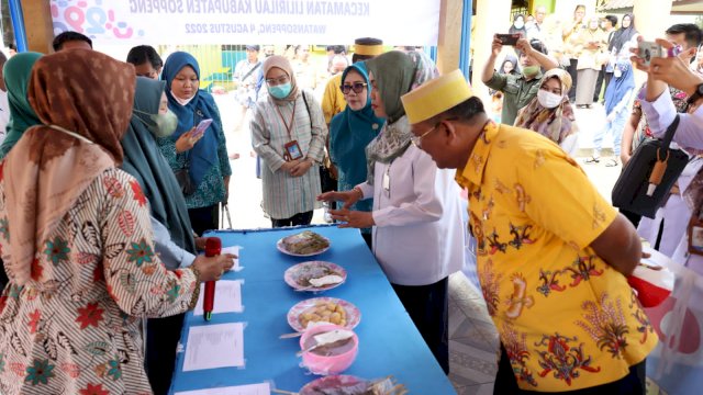 Wabup Soppeng Ir.Lutfi Halide Menyaksikan Launching Dahsiat di Desa Kebo Kecamatan Lilirilau Soppeng.(Istimewa)