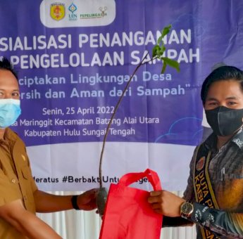 Gelar Sosialisasi Lingkungan Bersama Mahasiswa KKN UIN Antasari, Pepelingasih HST Suarakan #SaveMeratus dan Tanam Pohon