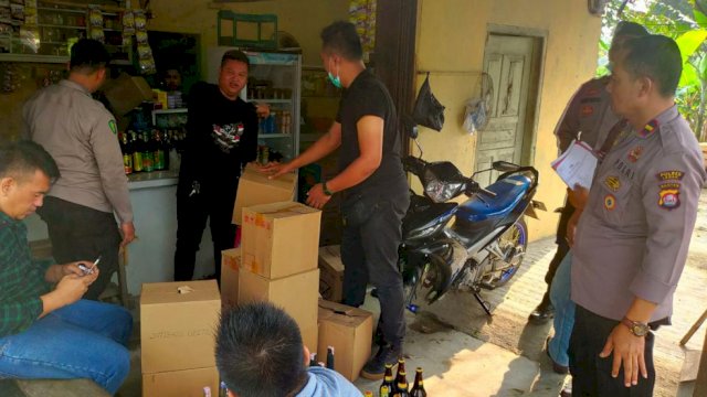 Polres Lebak Amankan Ratusan Botol Miras.(Istimewa)