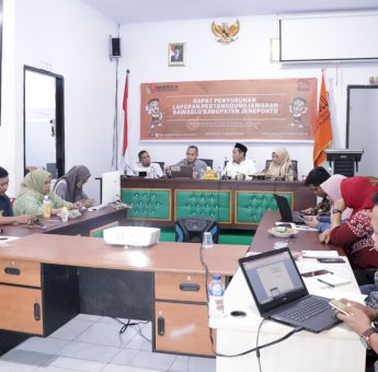 Jelang Pemilu, Bawaslu Jeneponto Adakan Rapat Penyusunan Laporan