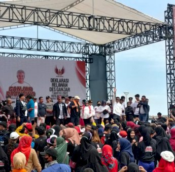 Komitmen Dukung Ganjar di Pilpres 2024, Ribuan Relawan Des Ganjar Makassar Deklarasikan Diri