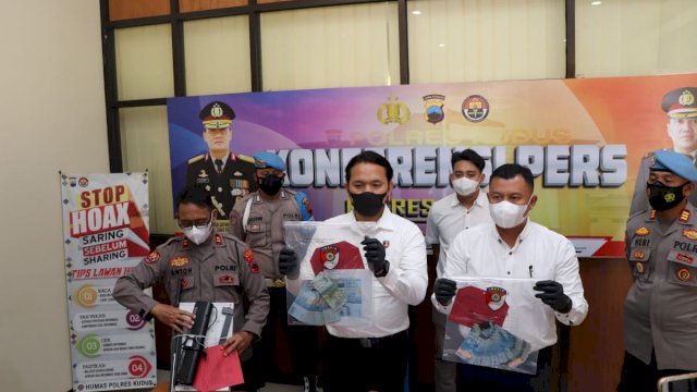 Kasat Reskrim Polres Kudus, AKP Agustinus David memberikan keterangan dalam konferensi Pers (Foto:Istimewa)