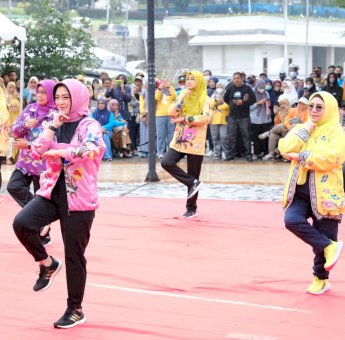 Meriahkan HUT RI, TP PKK Soppeng Lombakan Senam Sehat Nusantara Di Taman Kalong