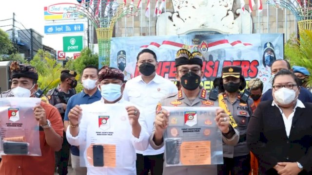 Kapolresta Denpasar Kombes pol Bambang Yugo Pamungkas Pimpin Press Confrence Kasus Jambret Wisatawan. (Istimewa)