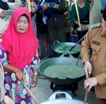 Peringati Bulan Muharram, Bupati Kotim Halikinnor Hadiri Festival Bubur Asyura
