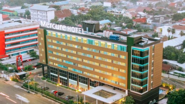 Mercure Makassar Nexa Pettarani yang berlokasi di Jalan AP. Pettarani. Dalam merayakan HUT ke-3 Tahun, sejumlah kegiatan akan digelar. (Dok. Mercure Makassar)
