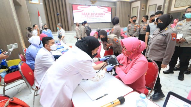 300 Pendonor Darah Sambut Hari Polwan Diikuti Polwan ,ASN, Polri dan Bhayangkari di Gedung Mahameru Mapolda Jatim (Istimewa)