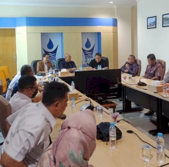 Bahas Permasalahan Air, Direksi PDAM Makassar Kunjungi PDAM Padang