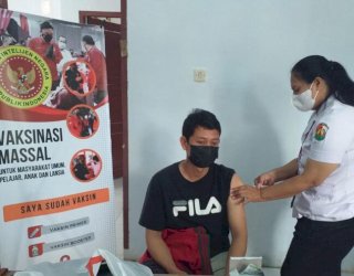 Cakupan Vaksinasi Booster Digenjot BINDA Sulsel di Toraja Utara