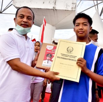 15 Pelajar dan Guru di Makassar Dapat Beasiswa dari UPZ BAZNAS Pemprov Sulsel