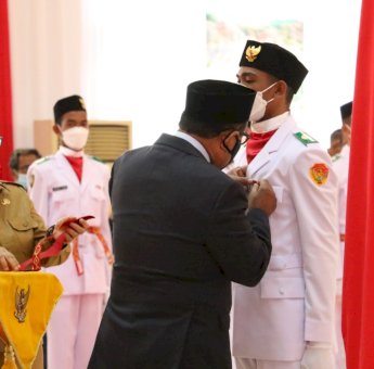 Josef Nae Soi Kukuhkan Paskibraka NTT 2022