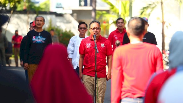 Sekretaris DPRD Kota Makassar, Dahyal, memberikan sambutan saat pembukaan Porseni Antar Bagian Lingkup Sekretariat DPRD Kota Makassar, Selasa (16/08/2022). (Istimewa)
