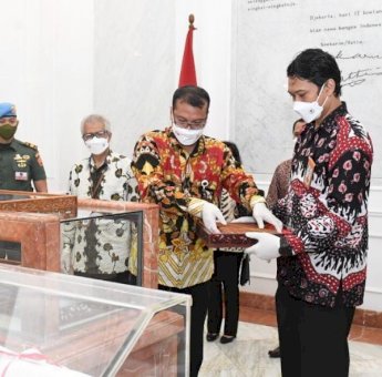 Naskah Asli Teks Proklamasi Akan Disandingkan dengan Bendera Pusaka di Istana Merdeka