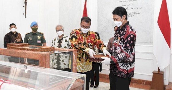 Naskah Asli Teks Proklamasi Akan Disandingkan dengan Bendera Pusaka di Istana Merdeka