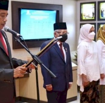 Presiden Jokowi Pimpin Apel Kehormatan dan Renungan Suci di TMP Kalibata