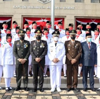 Upacara HUT Kemerdekaan RI ke-77 di Kantor Wali Kota Jakarta Barat Berjalan Khidmat